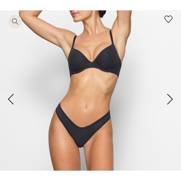 Skims Fits Everybody t-shirt bra - Picture 3 of 5